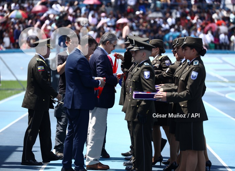 GYE-CEREMONIA GRADUACION POLICIAS