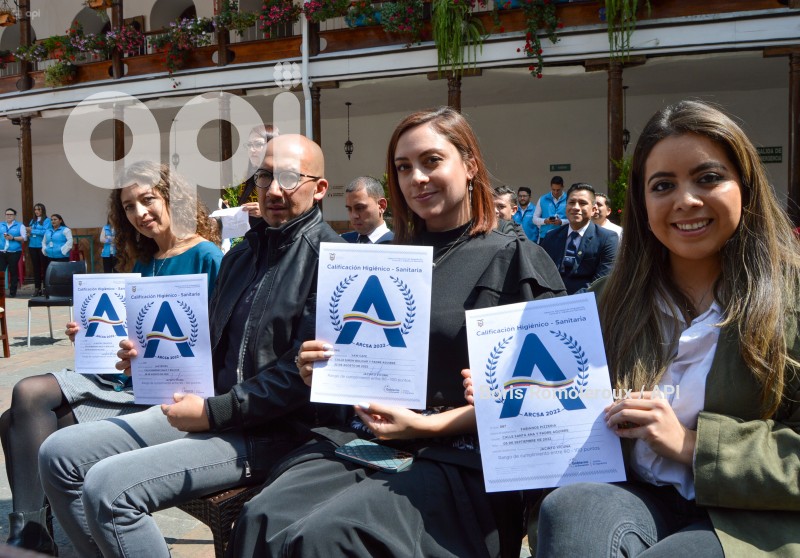 CUENCA-33 LOCALES RECIBEN MAXIMA CALIFICACION