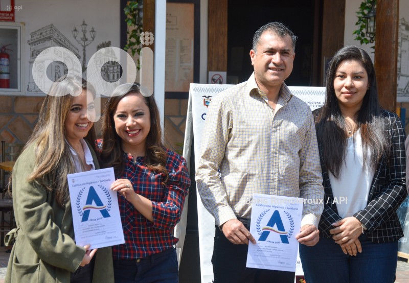 CUENCA-33 LOCALES RECIBEN MAXIMA CALIFICACION