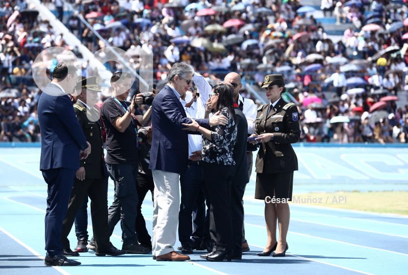 GYE-CEREMONIA GRADUACION POLICIAS