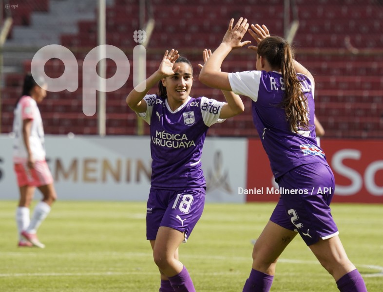 FBL_LIBERTADORES_FEM_NANAS_DEFENSOR