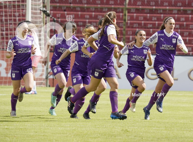 FBL_LIBERTADORES_FEM_NANAS_DEFENSOR