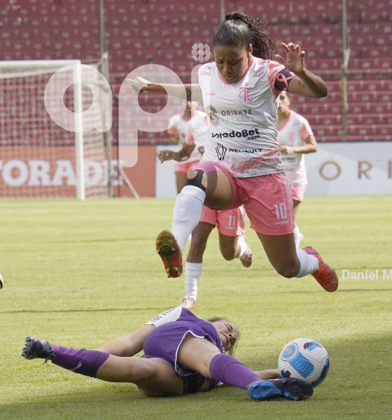 FBL_LIBERTADORES_FEM_NANAS_DEFENSOR