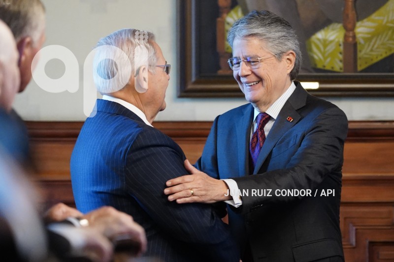 UIO-SENADORES-EEUU-LASSO