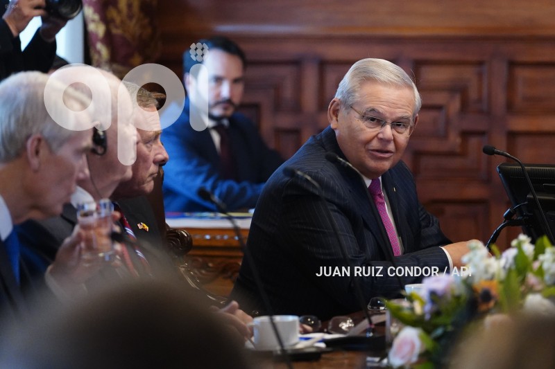 UIO-SENADORES-EEUU-LASSO