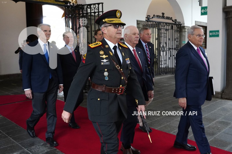 UIO-SENADORES-EEUU-LASSO