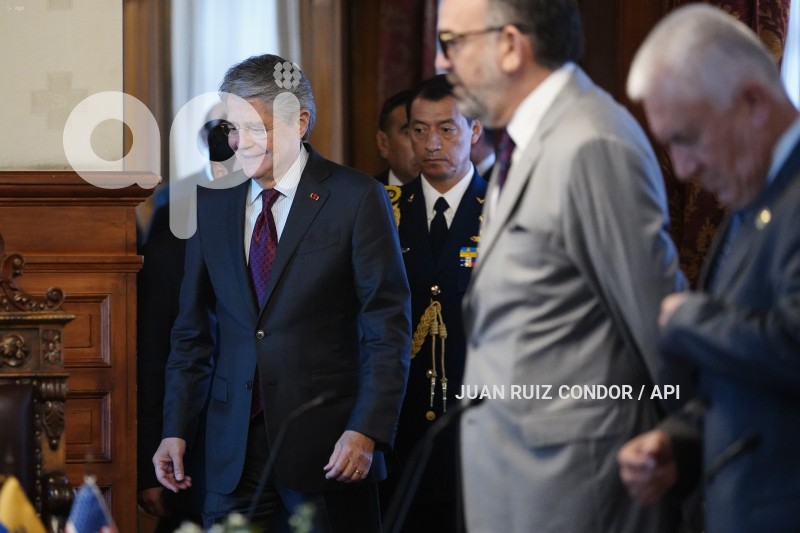 UIO-SENADORES-EEUU-LASSO