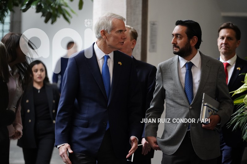 UIO-SENADORES-EEUU-LASSO