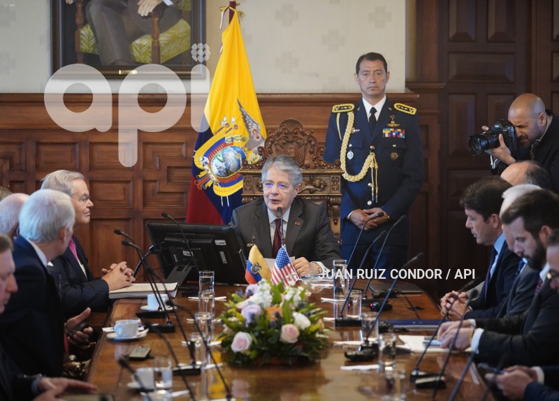 UIO-SENADORES-EEUU-LASSO
