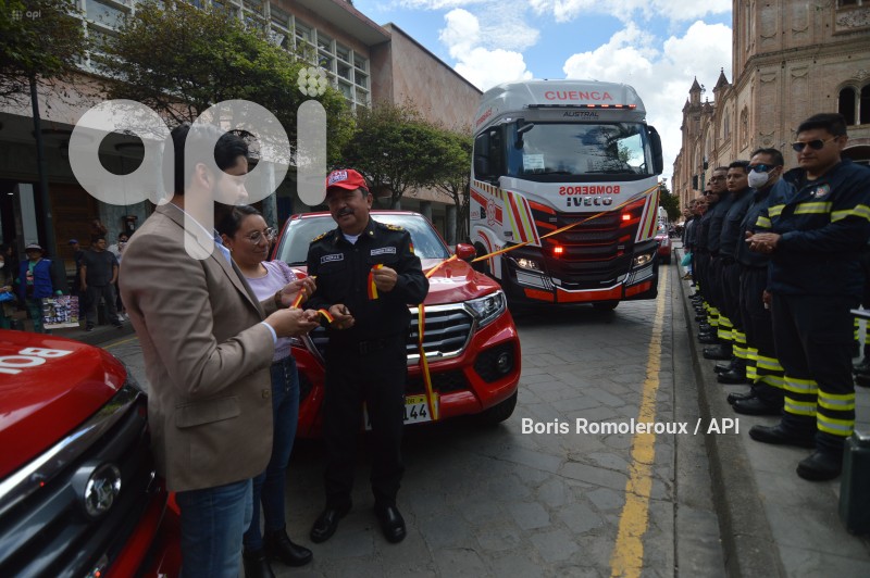 CUENCA-ENTREGA DRONES Y CAMIONES-BOMBEROS