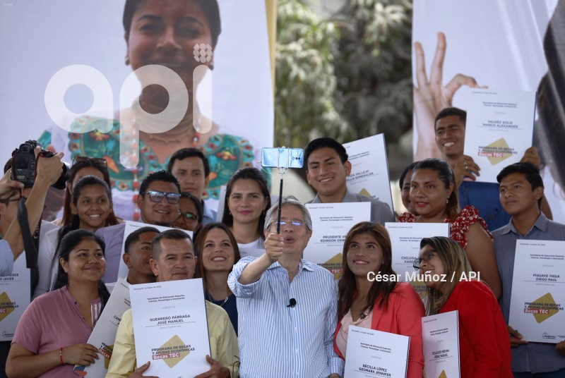 GYE-ENTREGA BECAS