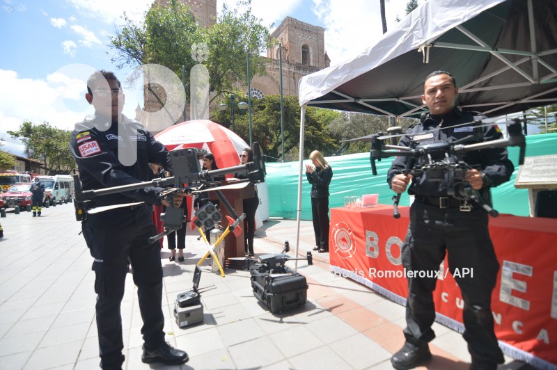 CUENCA-ENTREGA DRONES Y CAMIONES-BOMBEROS