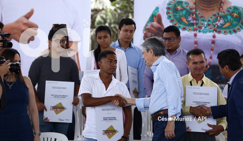 GYE-ENTREGA BECAS
