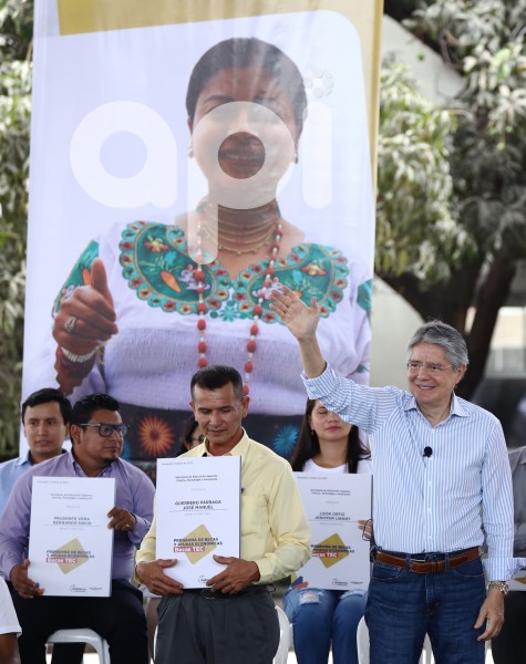 GYE-ENTREGA BECAS