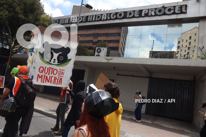 UIO-FIRMAS-MINERIA-CNE