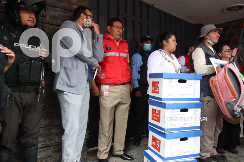 UIO-FIRMAS-MINERIA-CNE