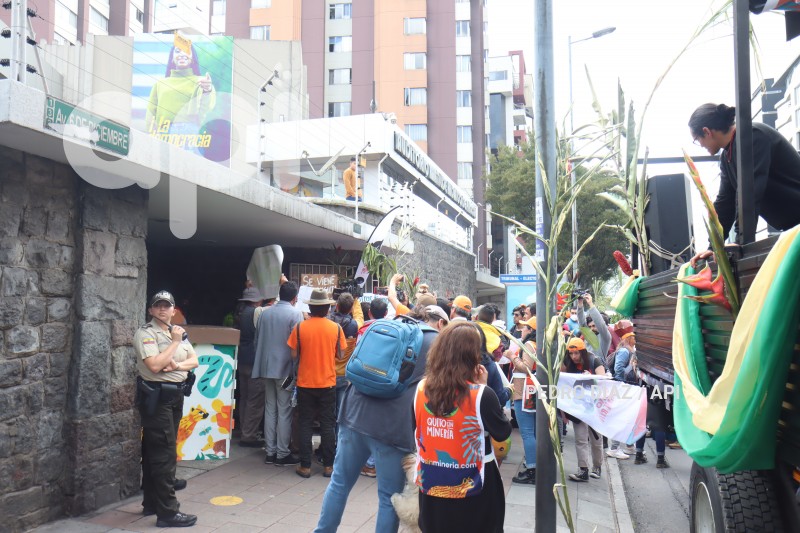 UIO-FIRMAS-MINERIA-CNE