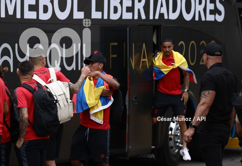 GYE-LLEGADA EQUIPO PARANAENSE