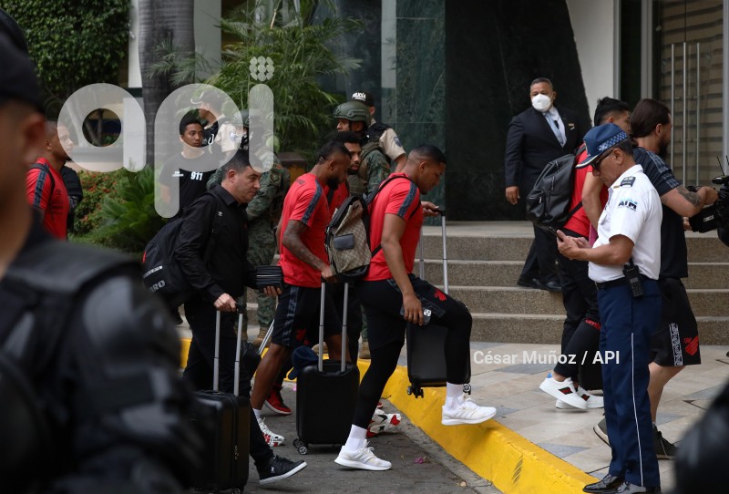 GYE-LLEGADA EQUIPO PARANAENSE
