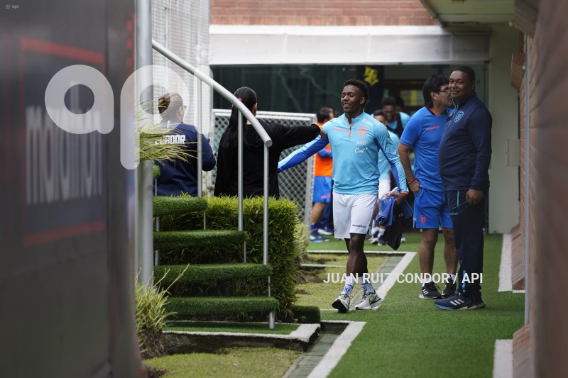 FBL-ENTRENAMIENTO-LATRI