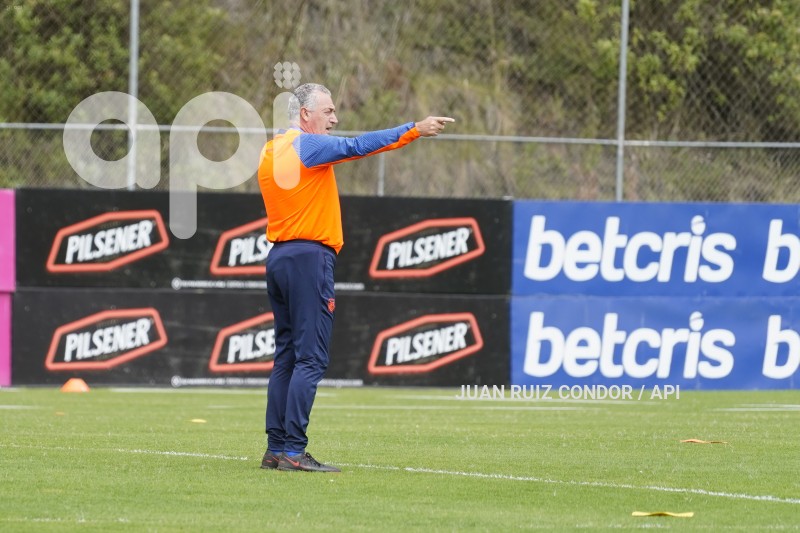 FBL-ENTRENAMIENTO-LATRI