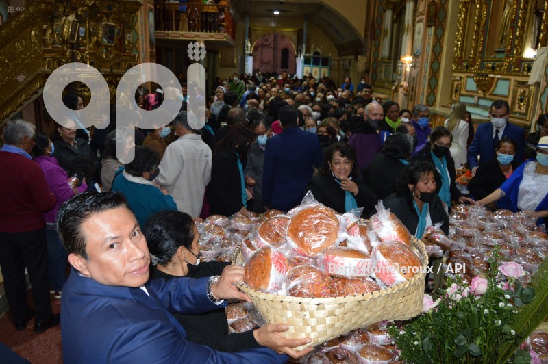 CUENCA-BENDICION ALIMENTOS NIÑO VIAJERO
