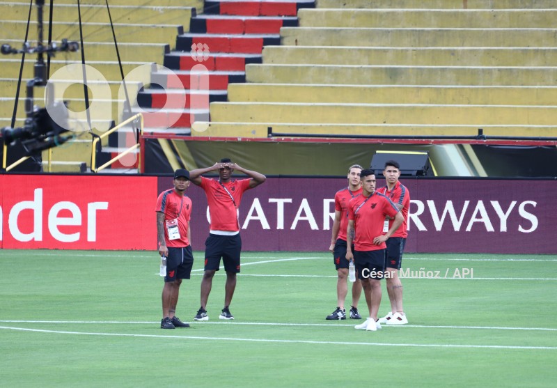 GYE-PARANAENSE RECORRE CANCHA