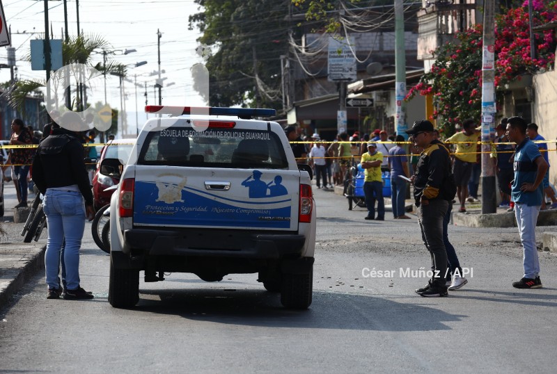 GYE-POLICIAS ASESINADOS