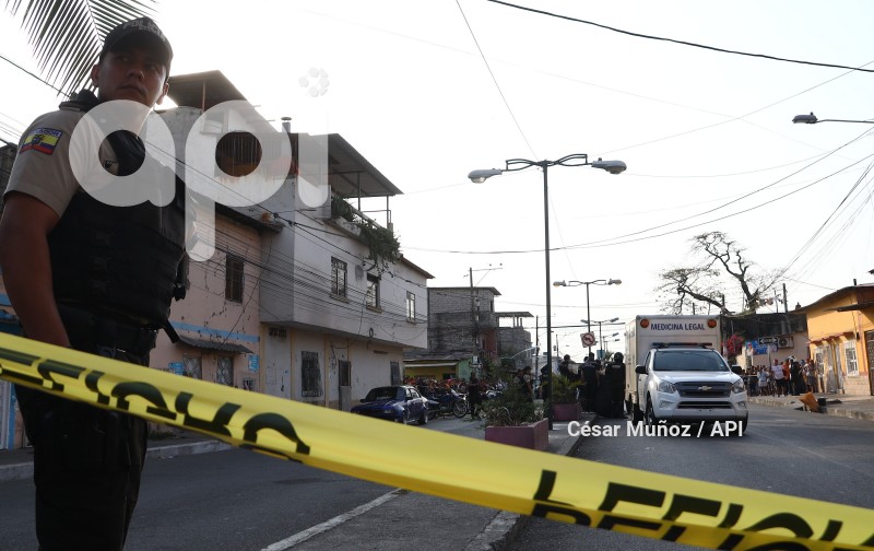 GYE-POLICIAS ASESINADOS