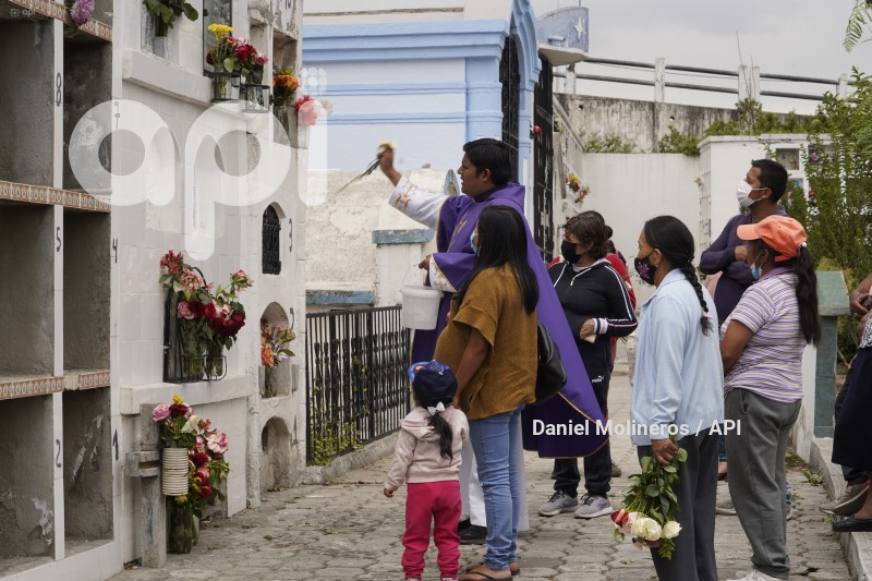 DIFUNTOS_CEMENTERIO_CALDERON