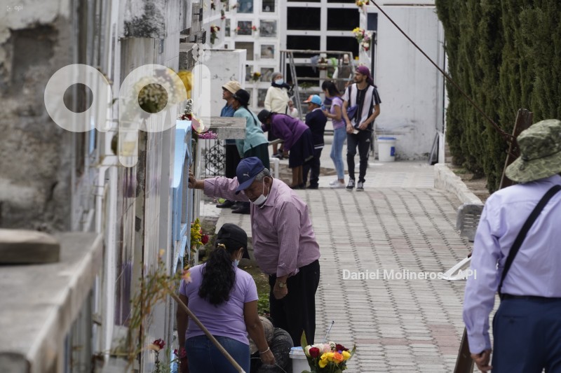 DIFUNTOS_CEMENTERIO_CALDERON
