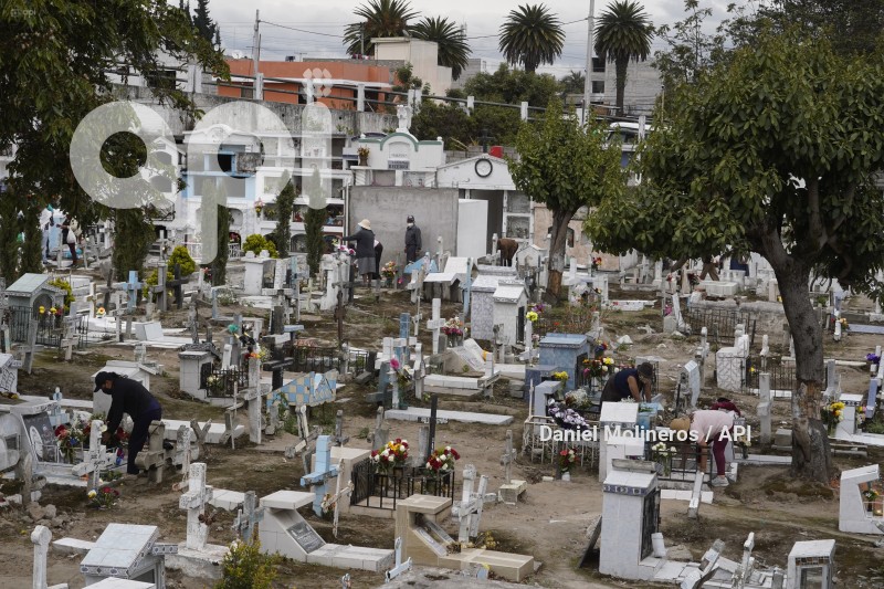 DIFUNTOS_CEMENTERIO_CALDERON