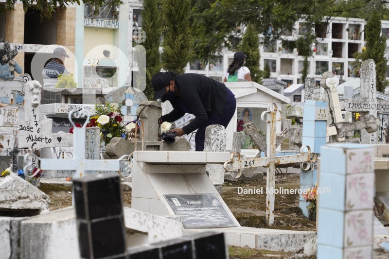 DIFUNTOS_CEMENTERIO_CALDERON