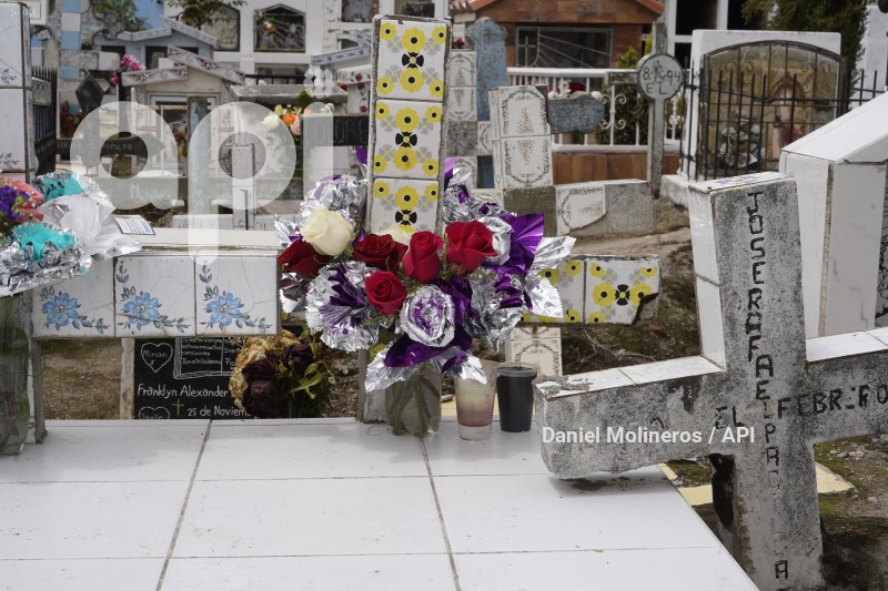 DIFUNTOS_CEMENTERIO_CALDERON