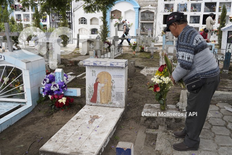 DIFUNTOS_CEMENTERIO_CALDERON