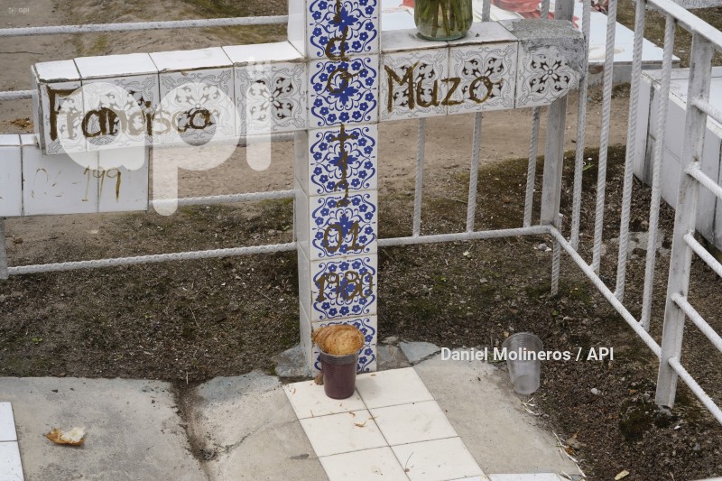 DIFUNTOS_CEMENTERIO_CALDERON