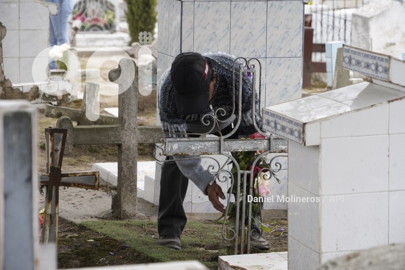 DIFUNTOS_CEMENTERIO_CALDERON