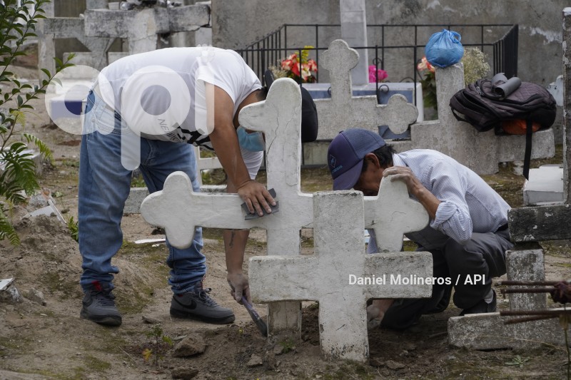 DIFUNTOS_CEMENTERIO_CALDERON