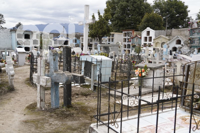 DIFUNTOS_CEMENTERIO_CALDERON