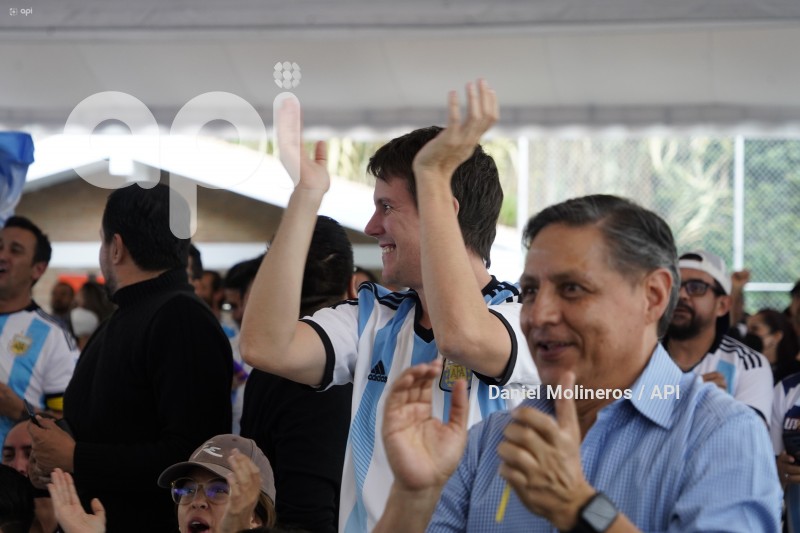HINCHAS-ARGENTINA-SEMIFINAL