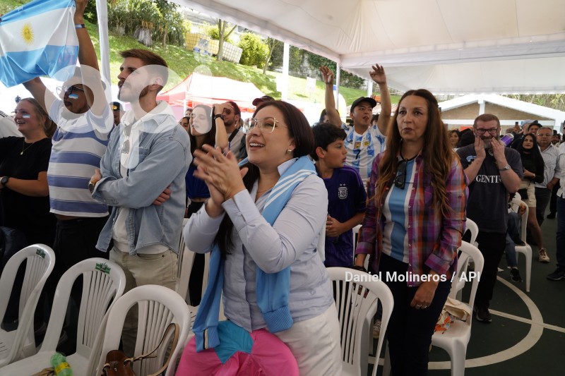 HINCHAS-ARGENTINA-SEMIFINAL