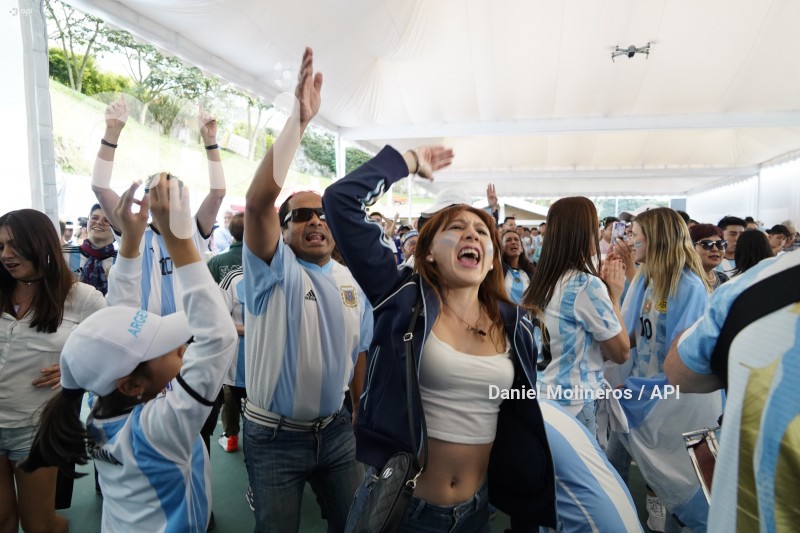 HINCHAS-ARGENTINA-SEMIFINAL