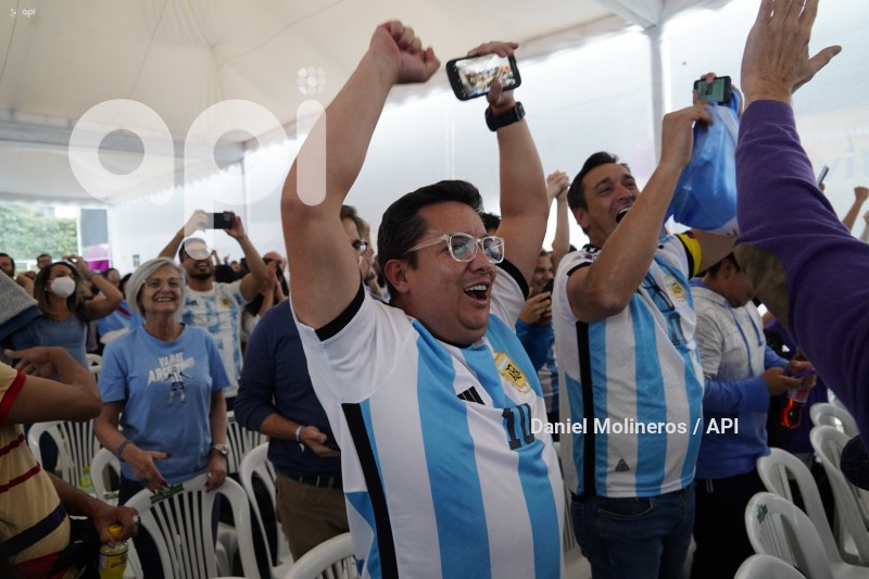 HINCHAS-ARGENTINA-SEMIFINAL
