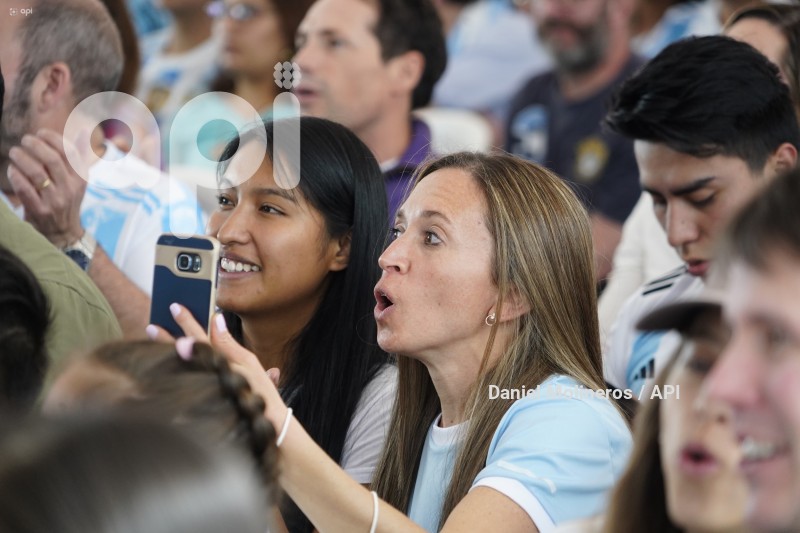 HINCHAS-ARGENTINA-SEMIFINAL