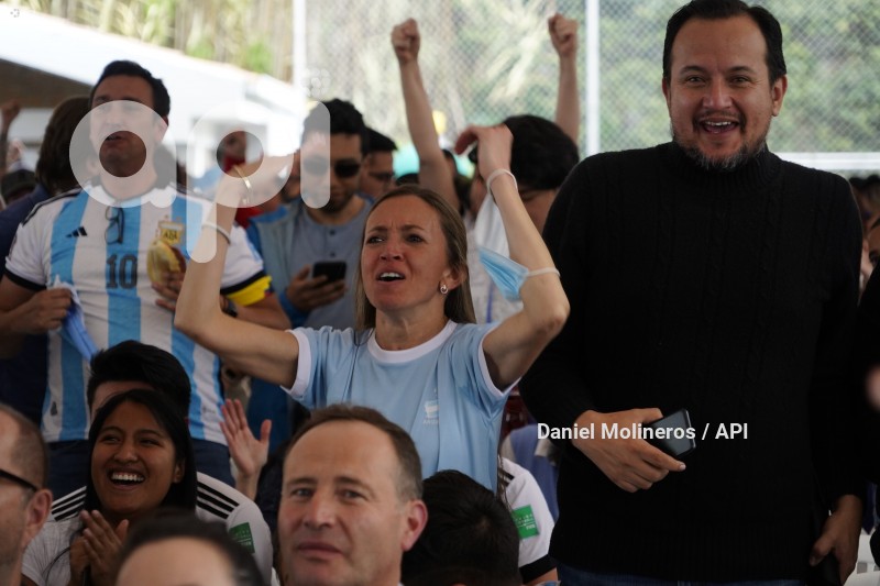 HINCHAS-ARGENTINA-SEMIFINAL