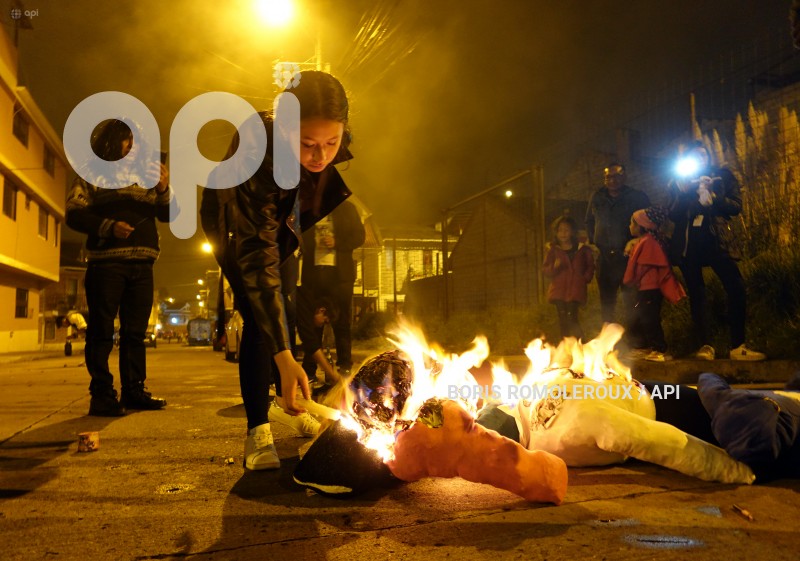 CUENCA-QUEMA MONIGOTES AÑO 2022