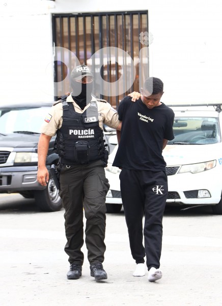 GYE-FALSO POLICIA