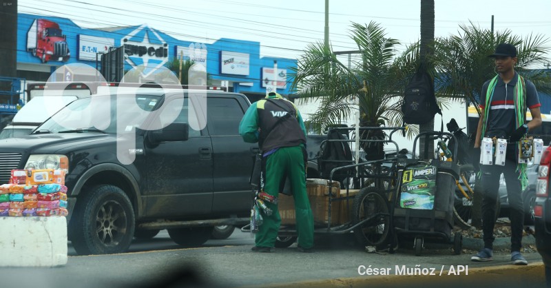 GYE-VENDEDORES AMBULANTES