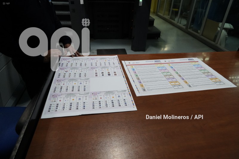 PAPELETAS-INSTITUTO GEOGRAFICO