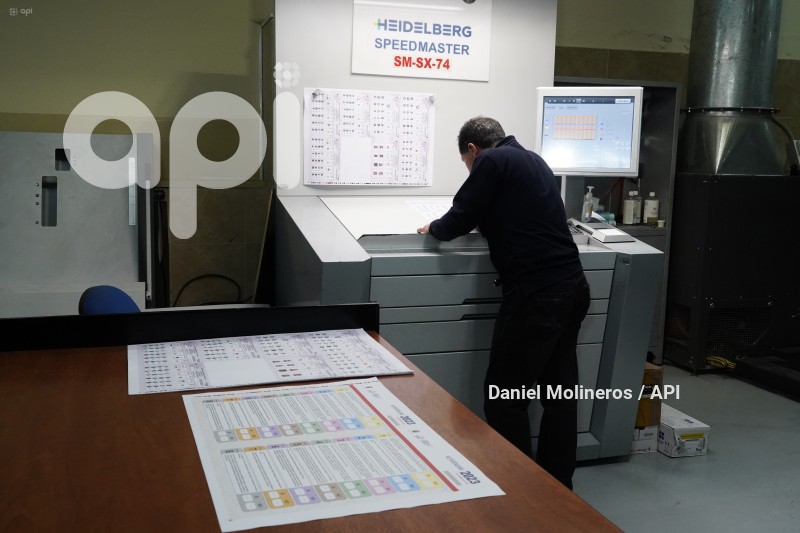 PAPELETAS-INSTITUTO GEOGRAFICO